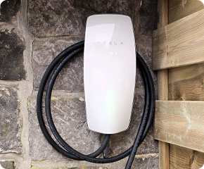 placement et raccordement d'une borne de recharge électrique Tesla à Liège