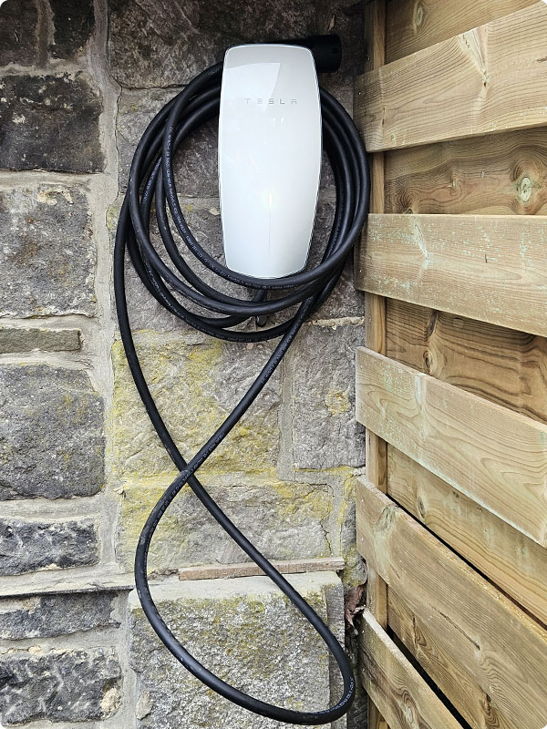 borne de recharge tesla à Liège